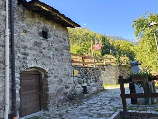 Rustico in vendita a Plout, Saint-Marcel