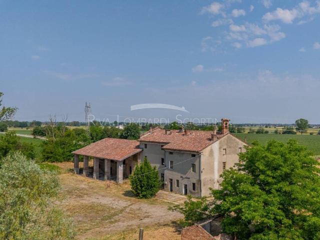 Rustico in vendita a Alluvioni Piovera, Piemonte