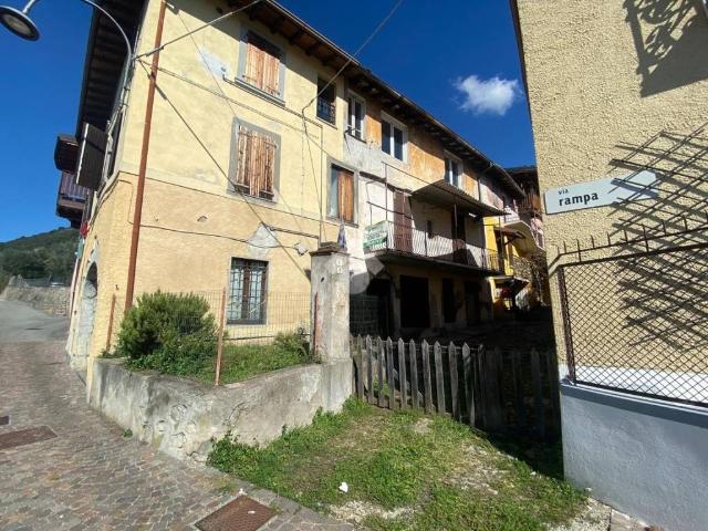 Villa Indipendente in vendita a Comunità montana del Sebino bresciano, Sale Marasino