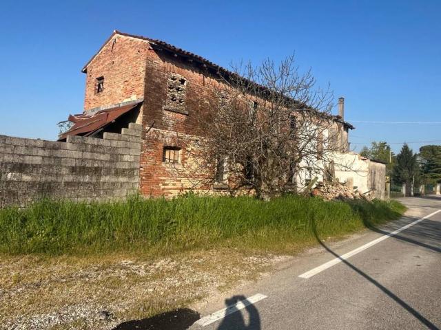 Rustico in vendita a Salgareda, Veneto