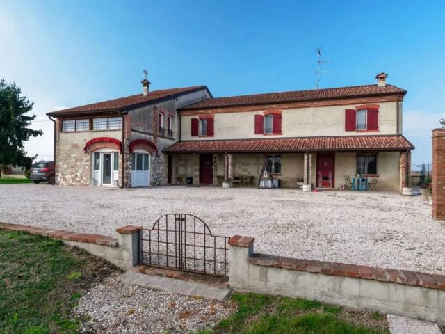 Rustico in vendita a Salizzole, Veneto