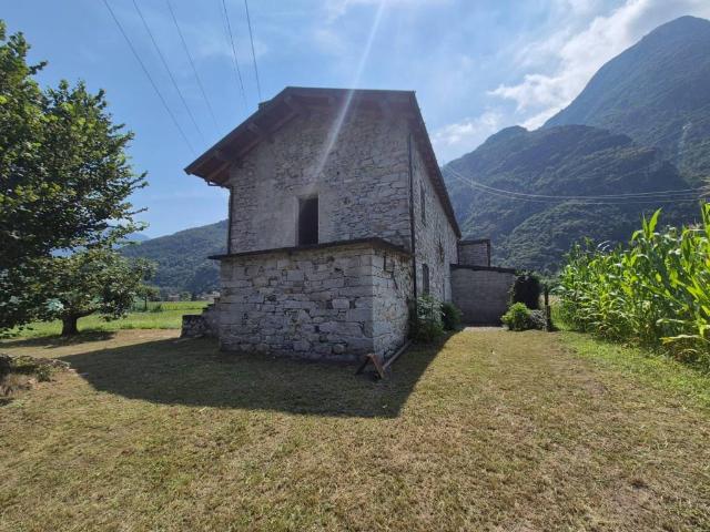 Rustico in vendita a Giumellasco, Samolaco