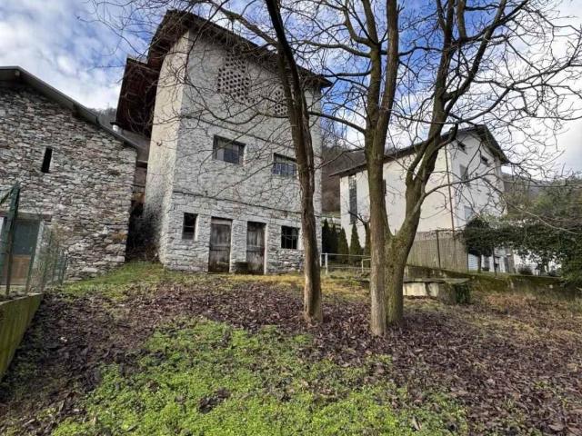 Rustico in vendita a Comunità montana della Valchiavenna, San Pietro Samolaco