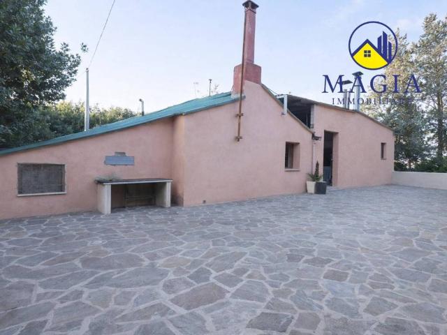 Rustico in vendita a Ponterotto, Marche