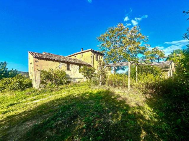 Rustico in vendita a Ponterotto, Marche
