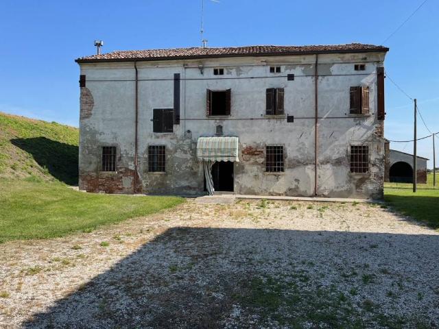 Rustico in vendita a San Benedetto Po, Lombardia