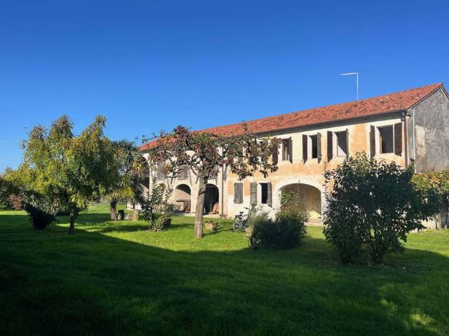 Rustico in vendita a San Biagio Di Callalta, Veneto