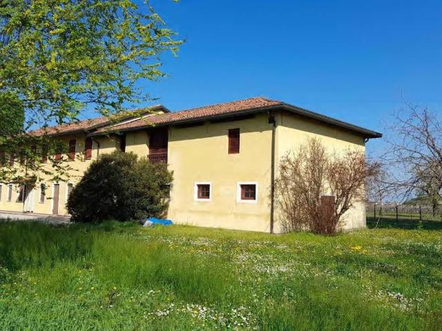 Rustico in vendita a Rovarè, San Biagio di Callalta