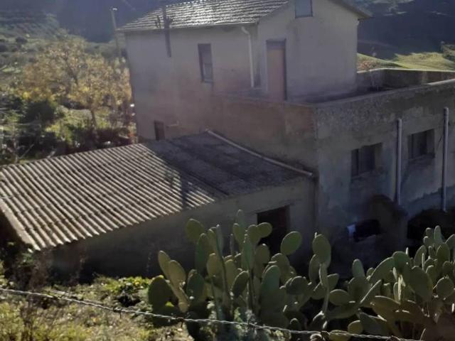 Rustico in vendita a Borgo Palo, San Cataldo