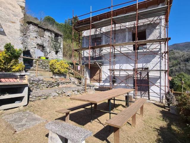 Rustico in vendita a San Colombano Certenoli