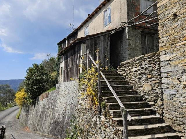Rustico in vendita a San Colombano Certenoli