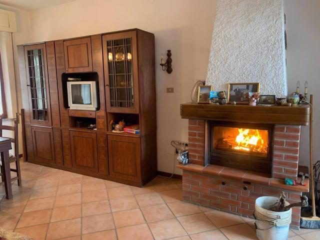 Rustico in vendita a San Damiano Al Colle, Lombardia