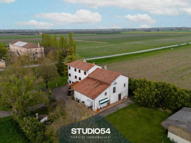 Rustico in vendita a Calvecchia, San Donà Di Piave