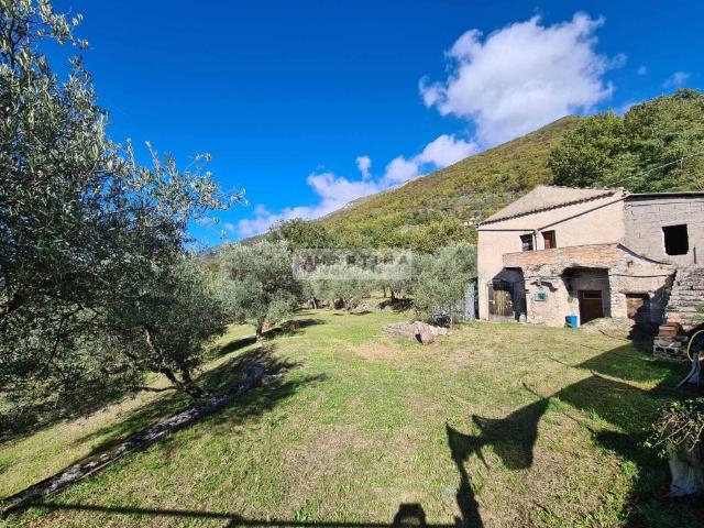 Rustico in vendita a San Donato Val Di Comino, Lazio