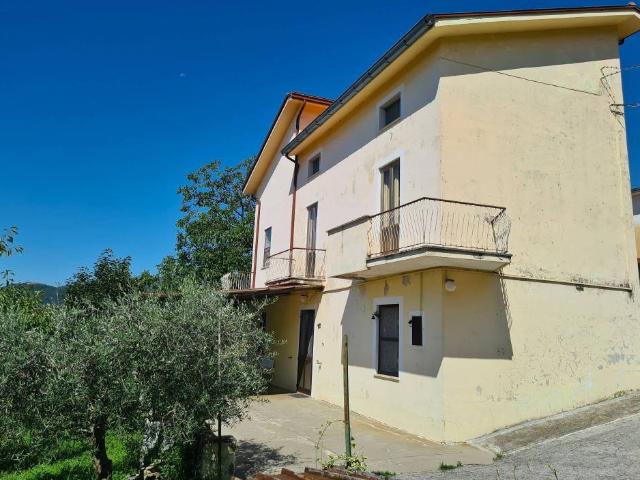 Rustico in vendita a San Donato Val Di Comino, Lazio