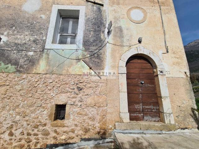 Rustico in vendita a San Donato Val Di Comino, Lazio