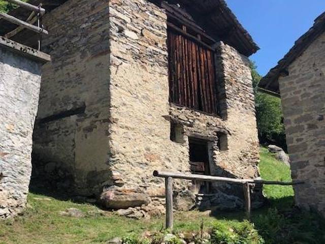 Rustico in vendita a Crotti di Dalò, San Giacomo Filippo