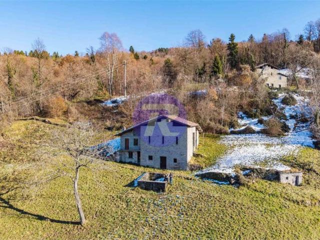 Rustico in vendita a Comunità Montana della Valle Brembana, San Giovanni Bianco