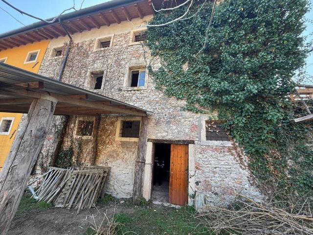 Rustico in vendita a San Giovanni Ilarione, Veneto