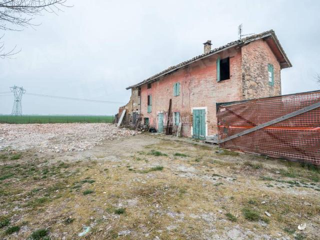 Rustico in vendita a Unione Terre d'Acqua, San Giovanni In Persiceto