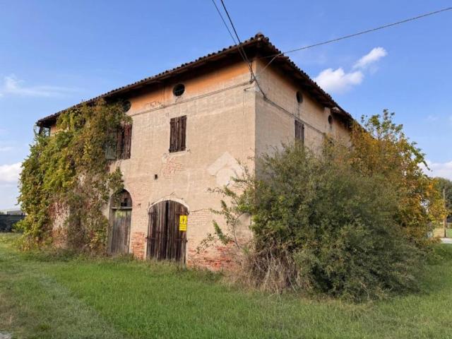 Rustico in vendita a Unione Terre d'Acqua, San Giovanni In Persiceto
