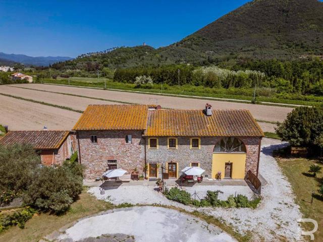 Rustico in vendita a San Giuliano Terme, Toscana