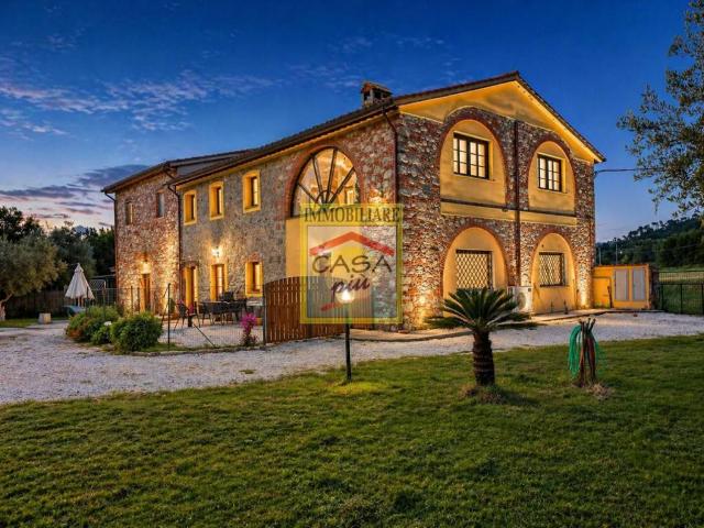 Rustico in vendita a San Giuliano Terme, Toscana
