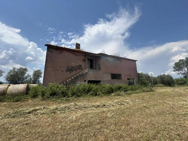 Rustico in vendita a San Lorenzo Nuovo, Lazio