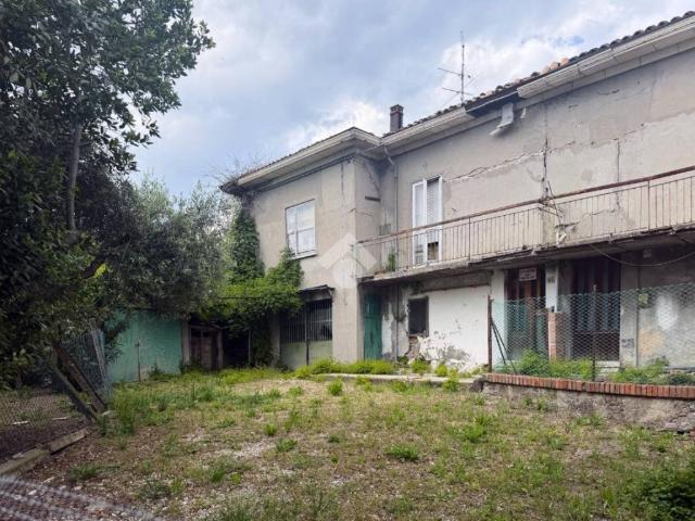 Rustico in vendita a Serravalle