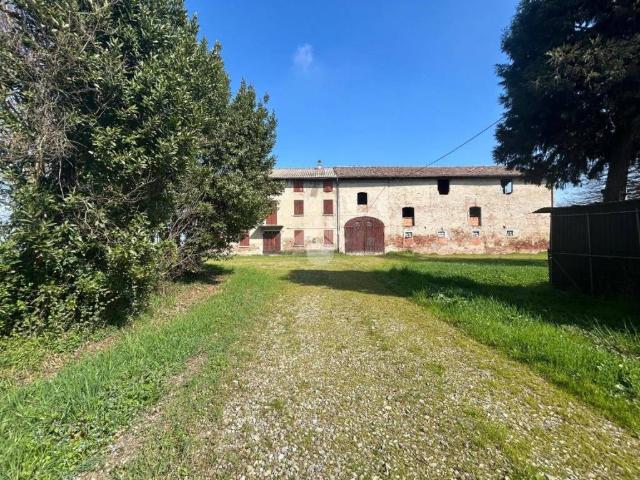Rustico in vendita a Pianura Reggiana, Re