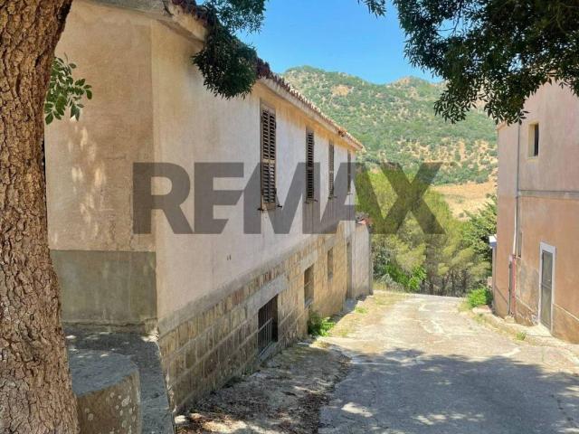 Rustico in vendita a San Mauro Castelverde, Sicilia