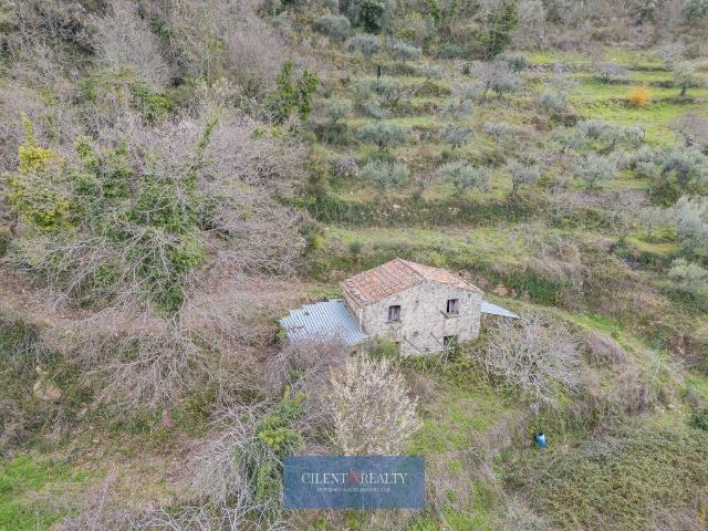 Rustico in vendita a San Mauro Cilento, Campania