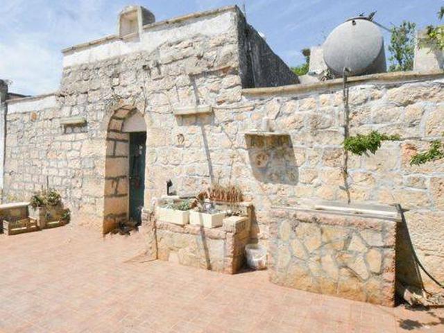 Rustico in vendita a San Michele Salentino, Brindisi