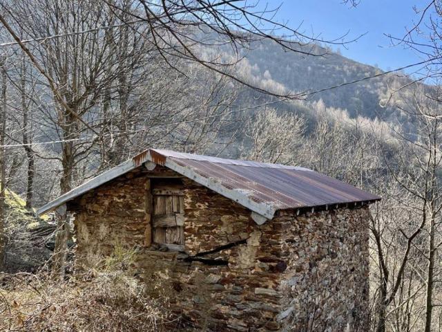 Rustico in vendita a San Nazzaro Val, Lombardia