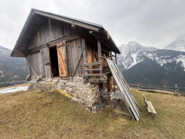 Rustico in vendita a Valle, San Pietro Di Cadore