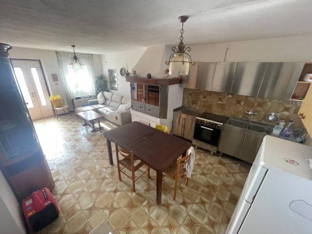 Rustico in vendita a Borgo Antiga, Rua di Feletto