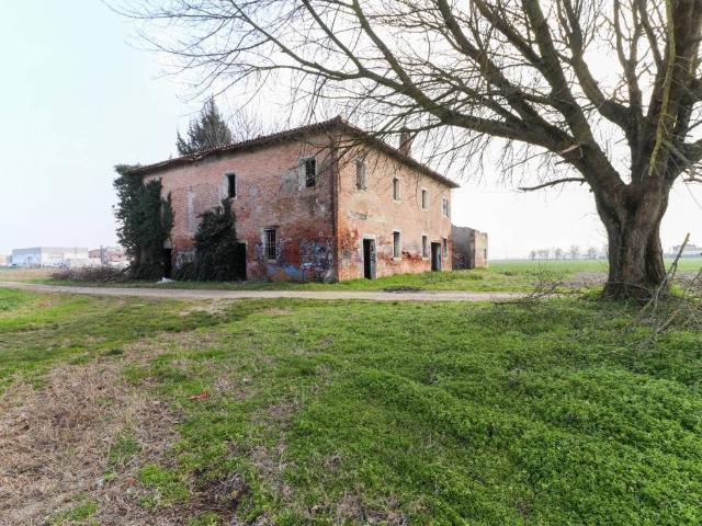 Rustico in vendita a Unione Reno Galliera, San Pietro In Casale