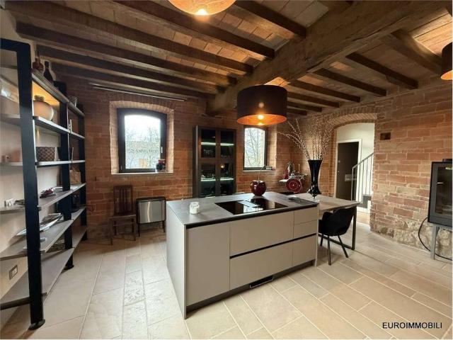 Rustico in vendita a Val d’Enza, Re