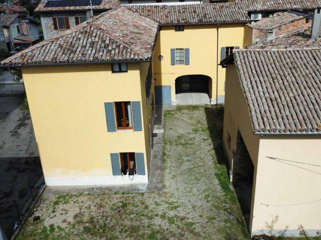 Rustico in vendita a Val d’Enza, Re