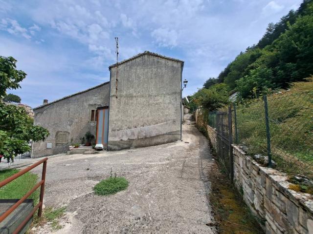 Rustico in vendita a San Polo Matese, Molise