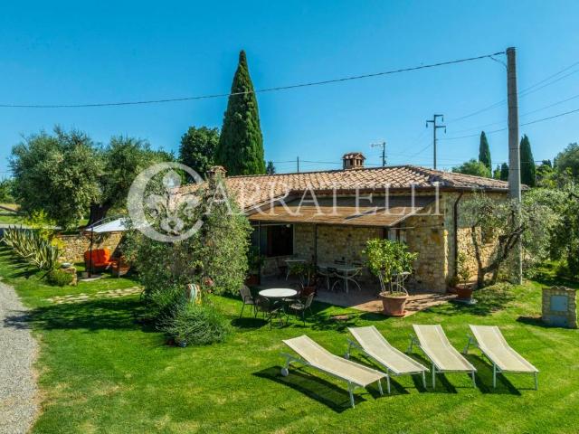 Rustico in vendita a San Quirico D'orcia, Toscana