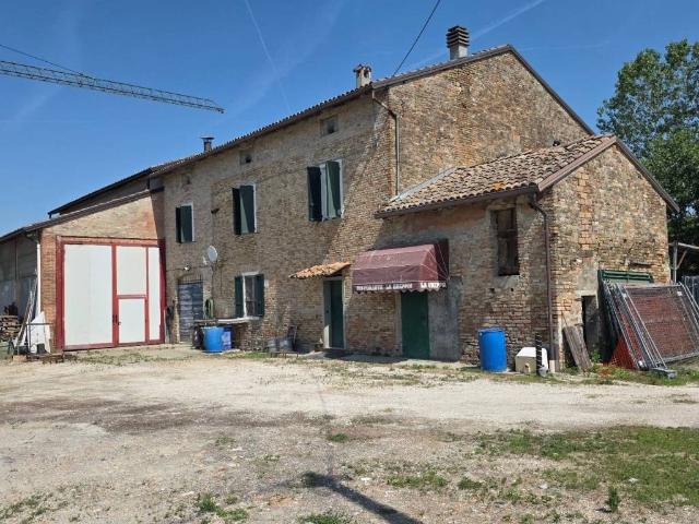 Rustico in vendita a San Secondo Parmense, Reggio Emilia