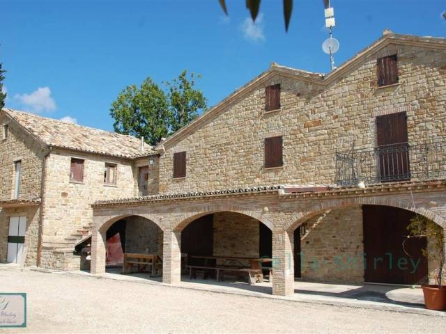 Rustico in vendita a Pitino, Marche