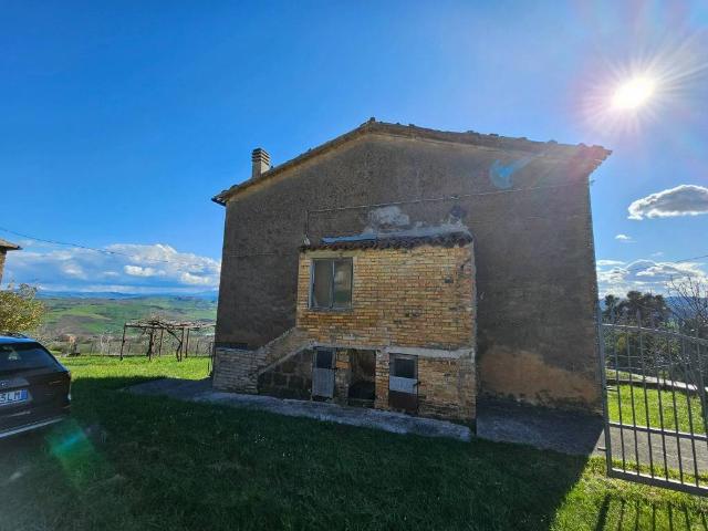 Rustico in vendita a Pitino, Marche