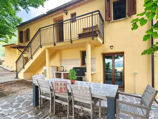 Rustico in vendita a Marciano, Marche