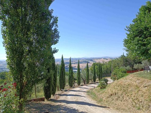 Rustico in vendita a Pitino, Marche
