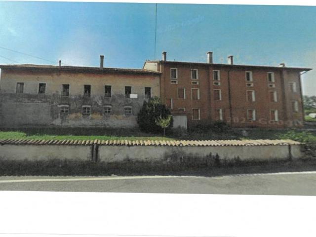Rustico in vendita a Rosa, San Vito Al Tagliamento