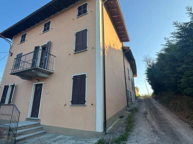 Rustico in vendita a Santa Maria Della Versa, Lombardia