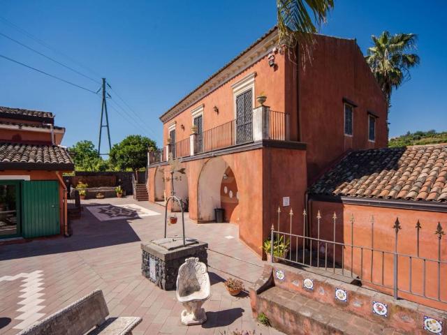 Rustico in vendita a Santa Venerina, Sicilia