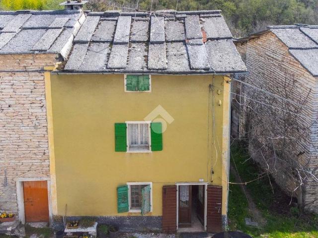 Rustico in vendita a Sant'anna D'alfaedo, Veneto